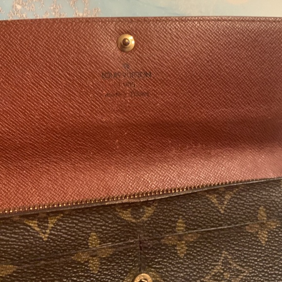 LV wallet- missing coin zipper - Picture 8 of 8